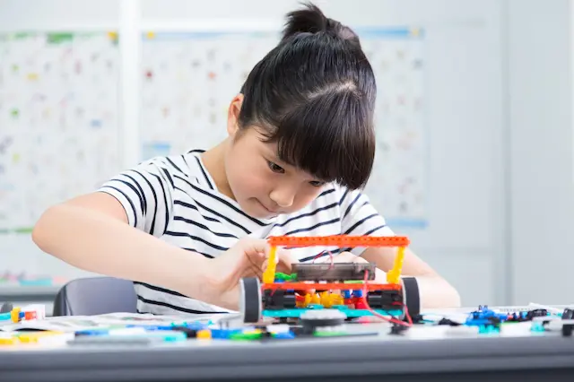 子どもの探究学習風景