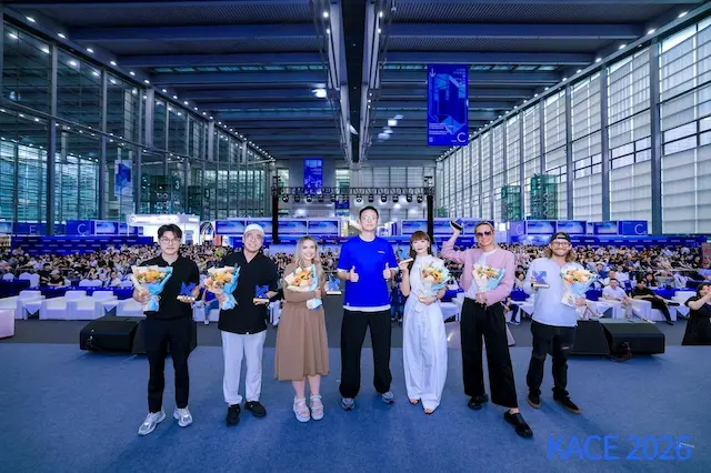 受賞者の集合写真