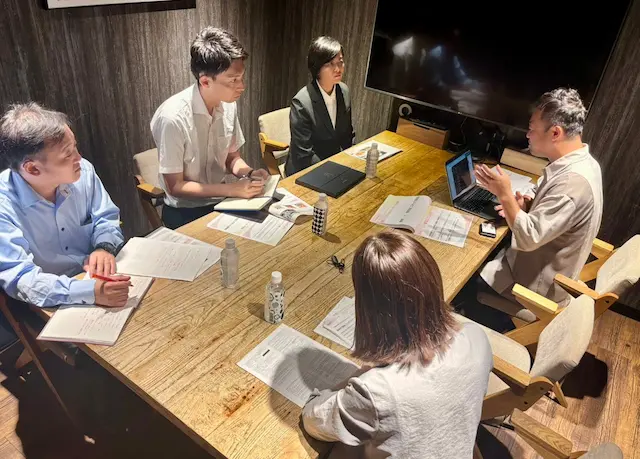 商談会の打ち合わせ風景