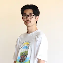 メガネの男性写真