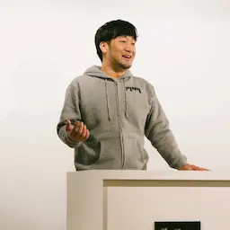 男性講師のポートレート