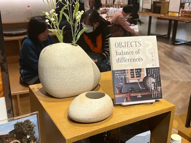 likestoneフラワーベース展示