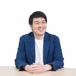 男性登壇者のポートレート