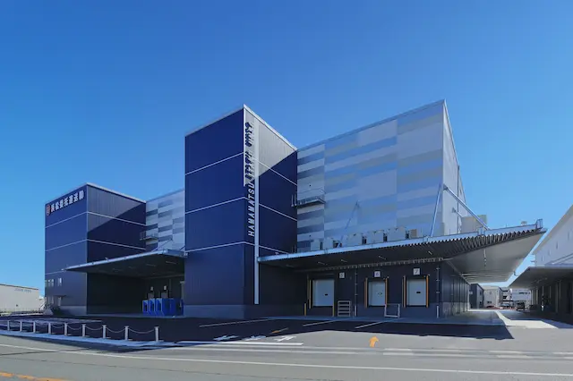 新物流センター外観